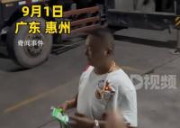 臺風來襲男子幫漁民吊起百艘漁船 牢牢系于岸邊
