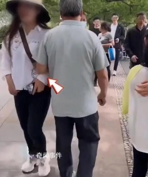 女子和朋友逛西湖遭大叔一路偷拍 這起事件引起了公眾的廣泛關(guān)注和譴責(zé)