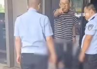 保潔扔掉業主鞋遭索賠后輕生 家屬：不堪業主侮辱