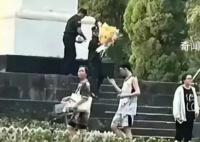 西南大學(xué)通報(bào)“保安扔花事件” 將按有關(guān)規(guī)定對(duì)相關(guān)責(zé)任人進(jìn)行嚴(yán)肅處理