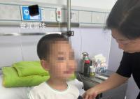 男童撐傘從26樓跳下后生還 簡直是個奇跡