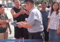 官方回應學校擅自給學生轉學 正在根據政策安排學生們就近就學