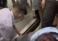 警方通報男子就餐時騷擾陌生女子 3人被行拘