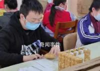 蜂花回應(yīng)聘用殘障人士包裝香皂 有助于康復(fù)訓(xùn)練也能獲得收益