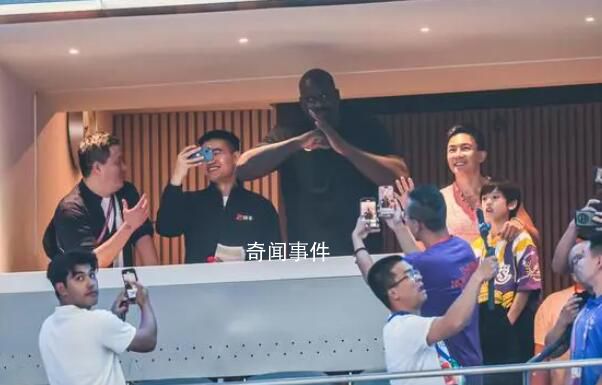 奧尼爾來到杭州說見到姚明很開心 引發現場觀眾一陣歡呼