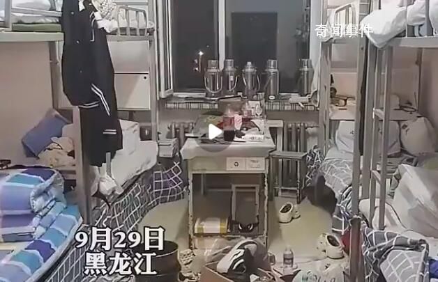 男生1人留守宿舍大掃除過中秋 網友：這孩子將來能成事