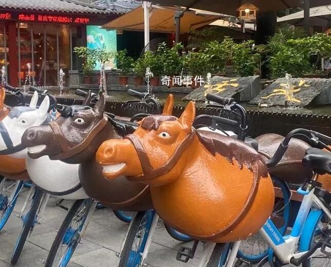 國慶西安人出行都騎馬車 這是哪個(gè)瓜慫想出來的