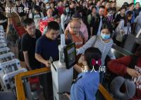 北京六里橋客運站候車大廳人頭攢動