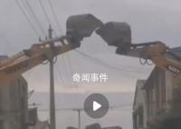 新人結婚用20臺挖掘機搭拱門橋 祝他們白頭偕老