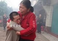 男子被拐37年認(rèn)親:跪地泣不成聲