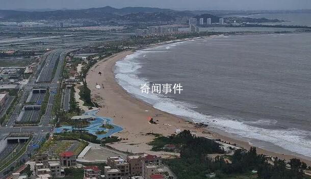 “小犬”登陸臺灣 鐵皮房被連根拔起