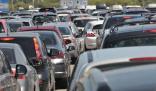 男子遇堵車高速入口5分鐘放行1輛 多地發(fā)布返程交通提示