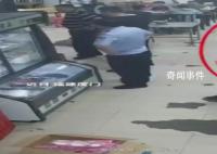 民警吃飯遇嫌疑人當場打包帶走 民警就已將嫌疑人抓獲