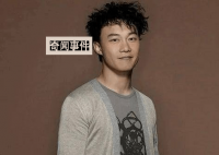 陳奕迅澳門演唱會被要求說國語 引起了觀眾和網友的熱議