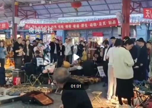 智利總統逛潘家園 店員:他擅長砍價