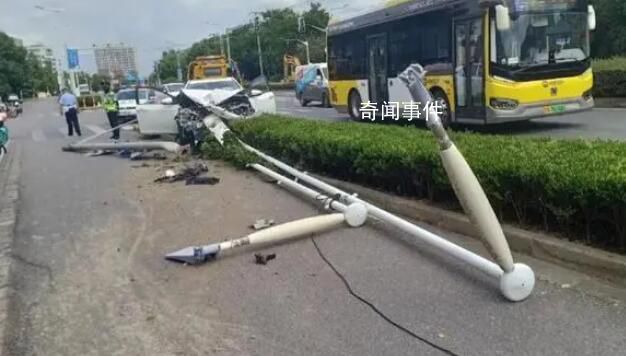 交警被質(zhì)疑指派拖車(chē) 幾公里收800