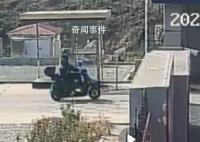司機把冒煙貨車一路開進消防站 很快將火撲滅
