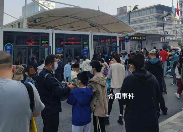 多地醫(yī)院兒科門急診爆滿 這個秋冬又是發(fā)熱高峰