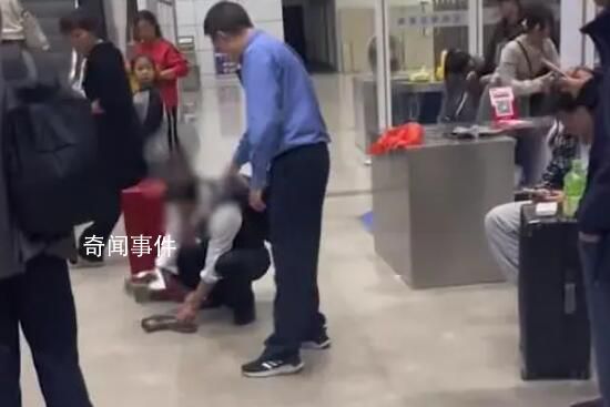 農民工車站內把禁帶工具砸爛