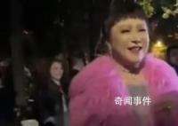 網友擔心向佐偶遇山寨版向太 上海萬圣節明星cos大聚集