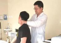 17歲高中生頸椎后凸堪比47歲 打羽毛球和游泳可緩解頸椎壓力