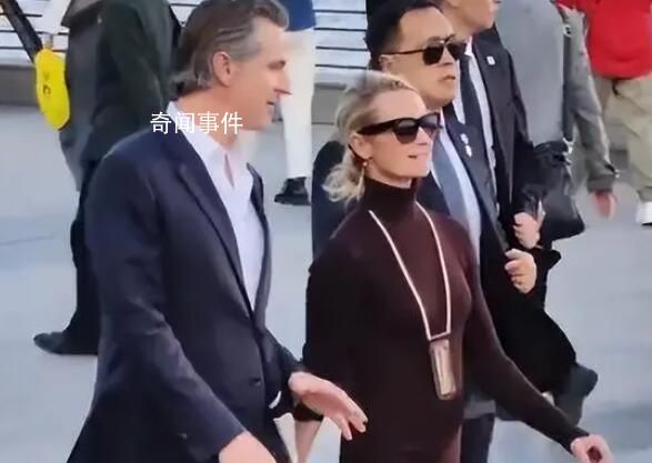 網友外灘偶遇美國加州州長夫婦 被加州州長夫人的氣場驚艷到了