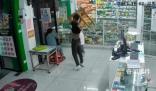 男子在藥店和街頭暴打女子 正在依法處理中