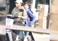 陳若琳騎電車載全紅嬋被舉報沒頭盔 引發了廣泛關注
