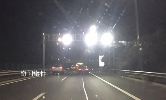 建議取消龍門架上面的射燈 引起熱議