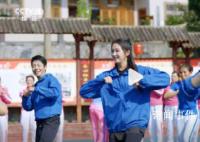 撒貝寧關(guān)曉彤跳廣場舞 那叫一個活力四射啊