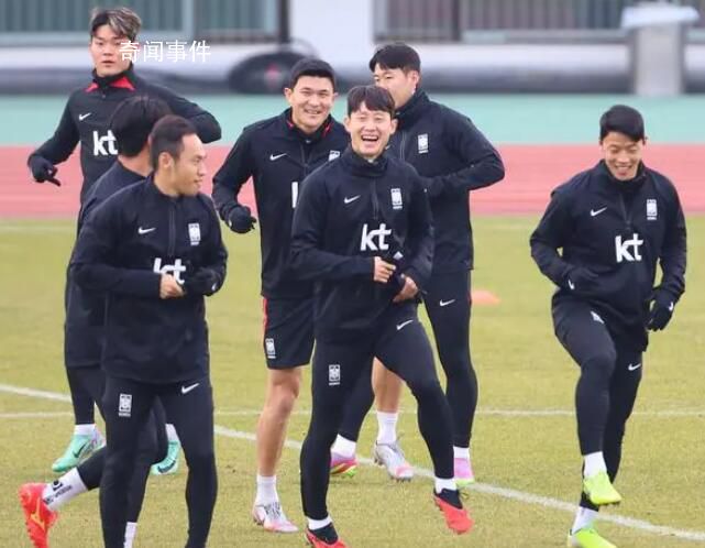記者:國足戰韓國輸兩三球算正常