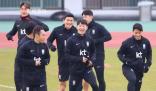 記者:國足戰韓國輸兩三球算正常