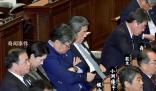 岸田文雄國會答辯時(shí) 5名高官打瞌睡