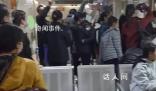家長拍下凌晨的兒童醫院 拔針也排隊