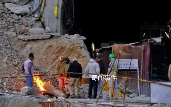 印度41名工人困喜馬拉雅隧道 在經過10天的解救行動后吃到第一頓熱餐