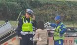 女子騎電動行李箱被攔反懟交警 警方依法對該女子進行了相應處理