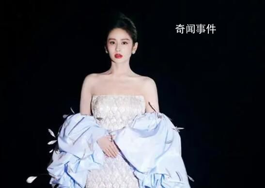 穎兒禮服20斤重 讓人驚嘆不已
