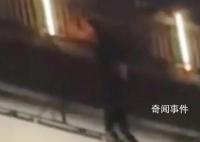 重慶女子墜橋 路人拍下全程