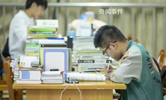 考研降溫 “卷學歷”不香了嗎