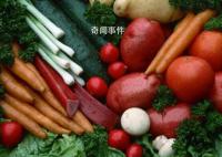多地蔬菜低價賤賣無人采收 有的農民直接翻地