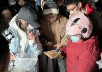 “鵝腿阿姨”主打的是人間煙火