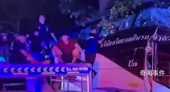 泰國旅游大巴發生車禍 致16人死亡