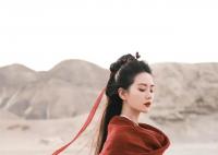 劉詩(shī)詩(shī)為演《一念關(guān)山》糾正體態(tài)