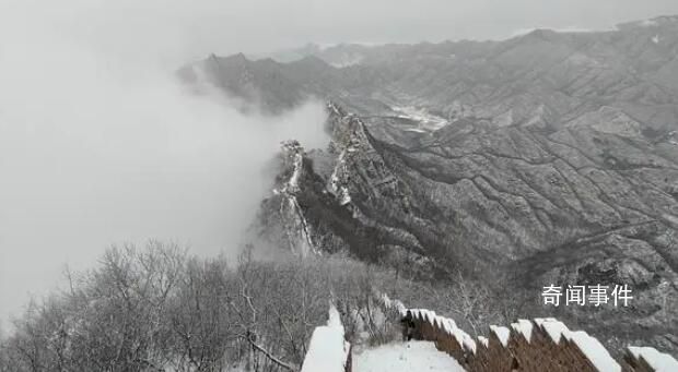 雪后的箭扣長城 群山連綿白雪皚皚