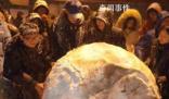 第一批堆雪人的已經(jīng)卷起來了