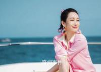 秦海璐分享旅行必備三件套 妥妥的大女主系列