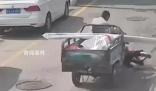 男子騎車接電話撞死老人后崩潰大喊 目前男子已被起訴