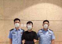 裸聊敲詐犯罪頭目被押解回國