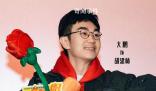 看年會不能停從頭笑到尾 年輕觀眾笑著共鳴紓解加班疲勞