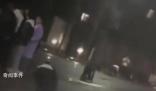 貴陽一馬路上夜間有多人爬行 引發關注